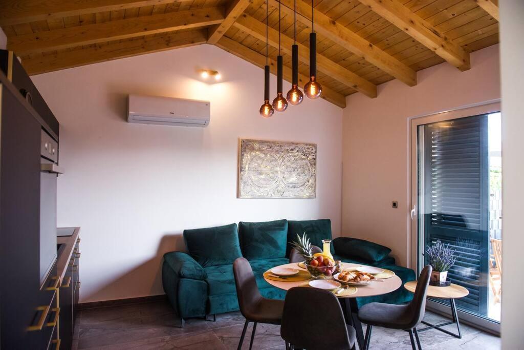 Hébergement de vacances Tiny House With Jacuzzi Baraka
